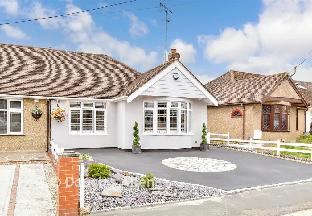 External (Web) - Elizabeth Drive, Wickford, Essex - Wards of Kent