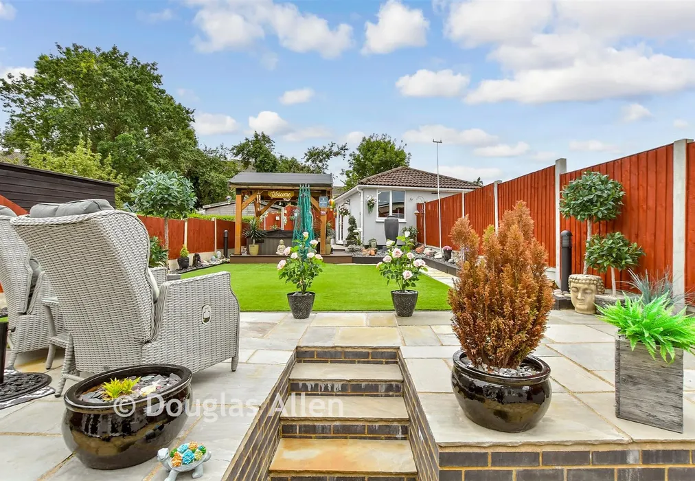 Rear Garden - Elizabeth Drive, Wickford, Essex - Wards of Kent