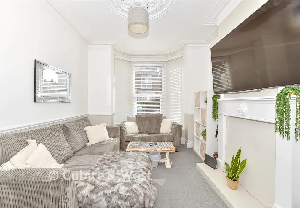Lounge - Kensington Road, Portsmouth, Hampshire - Wards of Kent