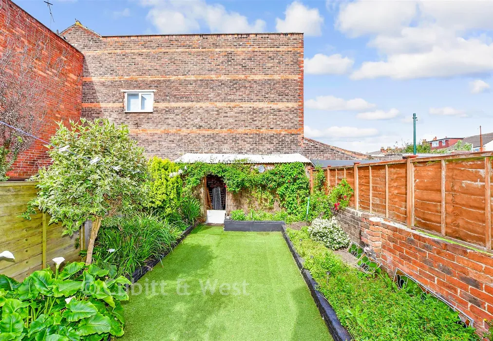 Conservatory - Kensington Road, Portsmouth, Hampshire - Wards of Kent