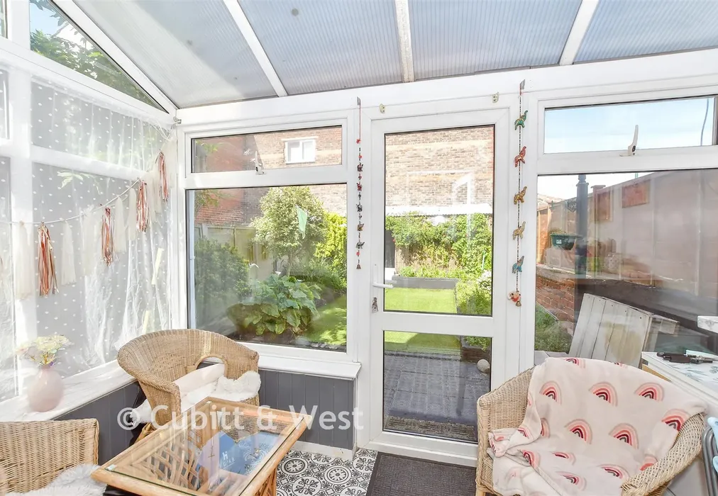 Bedroom 2 - Kensington Road, Portsmouth, Hampshire - Wards of Kent