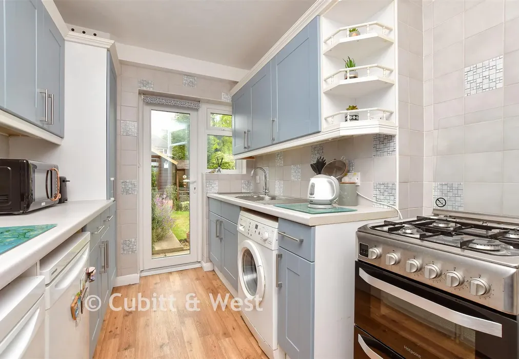 Kitchen - Calthorpe Gardens, Sutton, Surrey - Wards of Kent