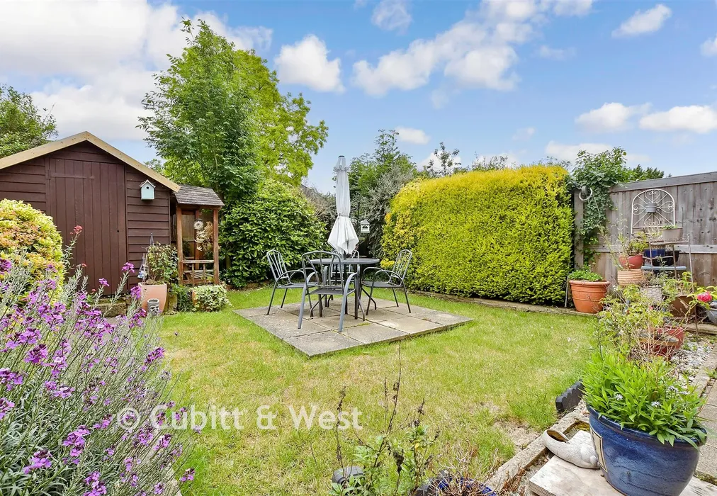 Rear Garden - Calthorpe Gardens, Sutton, Surrey - Wards of Kent