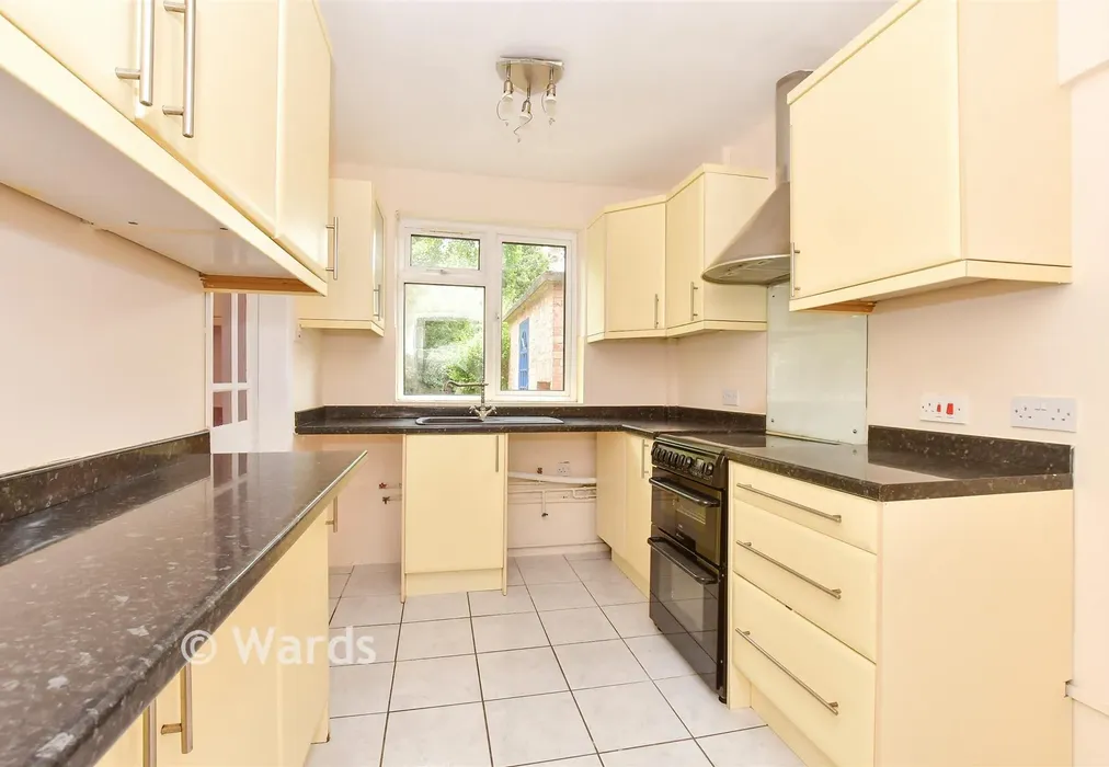 Kitchen - Hundreds Close, Westgate-On-Sea, Kent - Wards of Kent