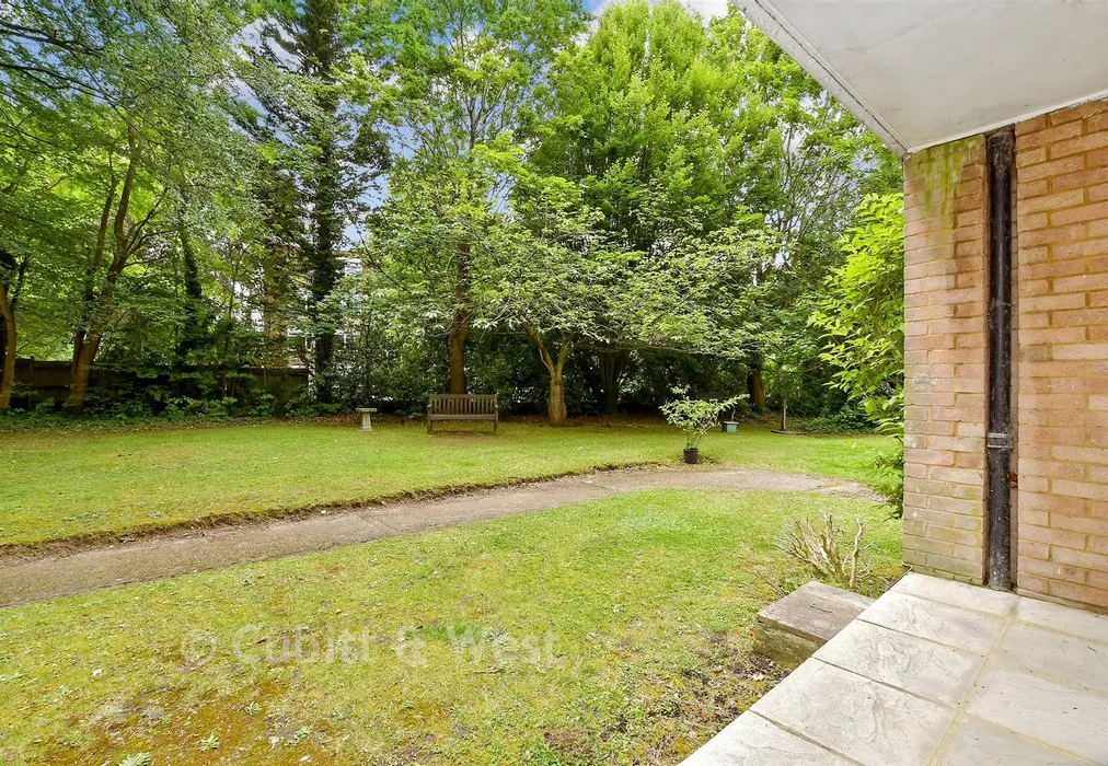 Balcony / Terrace - Shirley Road, Wallington, Surrey - Wards of Kent