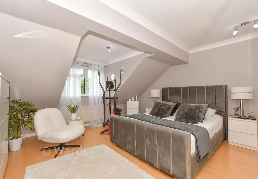 Bedroom 1 - Manwood Close, Sittingbourne, Kent - Wards of Kent