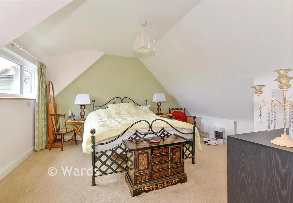 Bedroom 1 - Naildown Road, Hythe, Kent - Wards of Kent