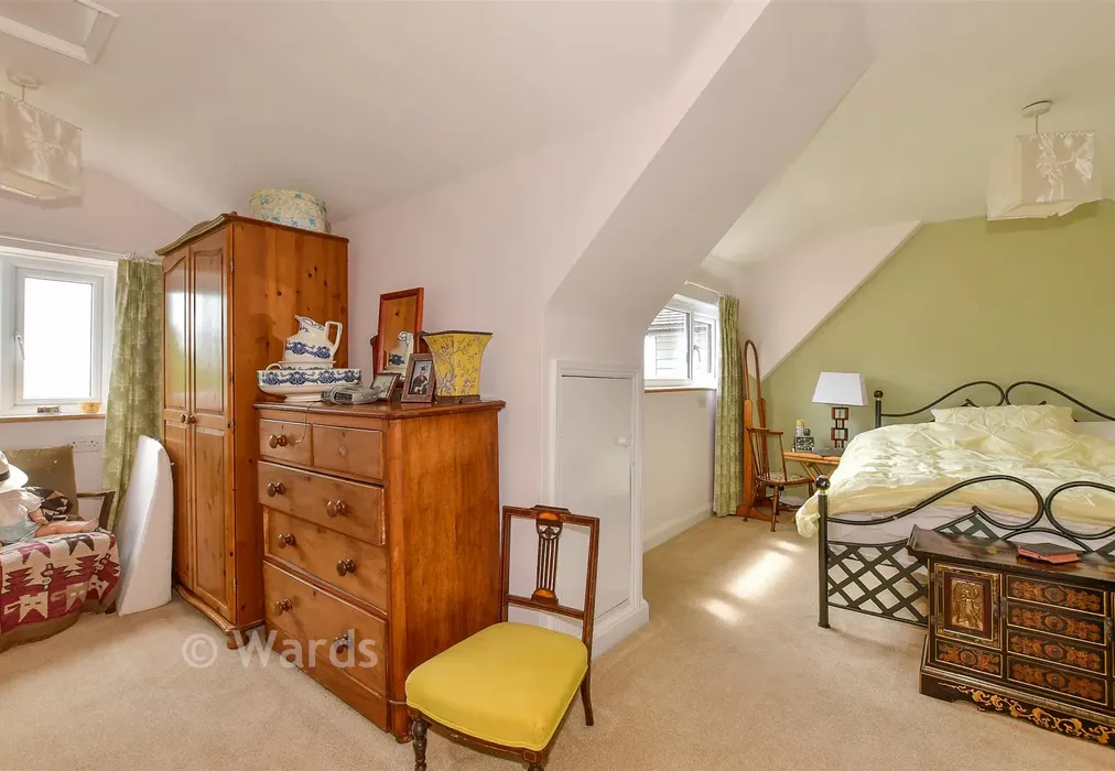 Bedroom 1 - Naildown Road, Hythe, Kent - Wards of Kent