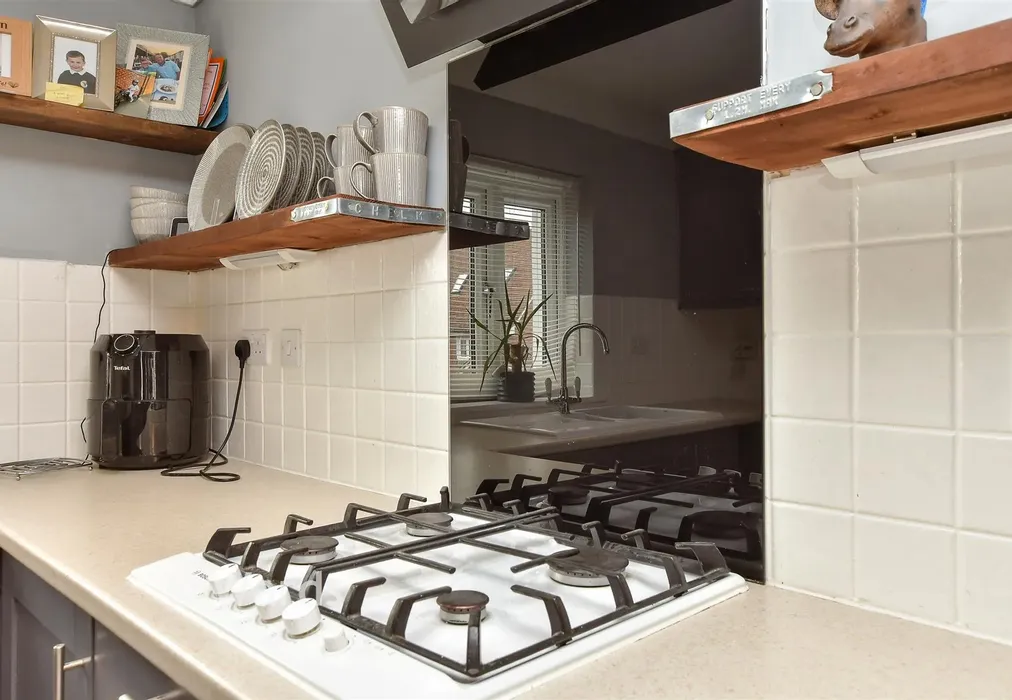 Internal Feature - Bluebell Drive, Sittingbourne, Kent - Wards of Kent