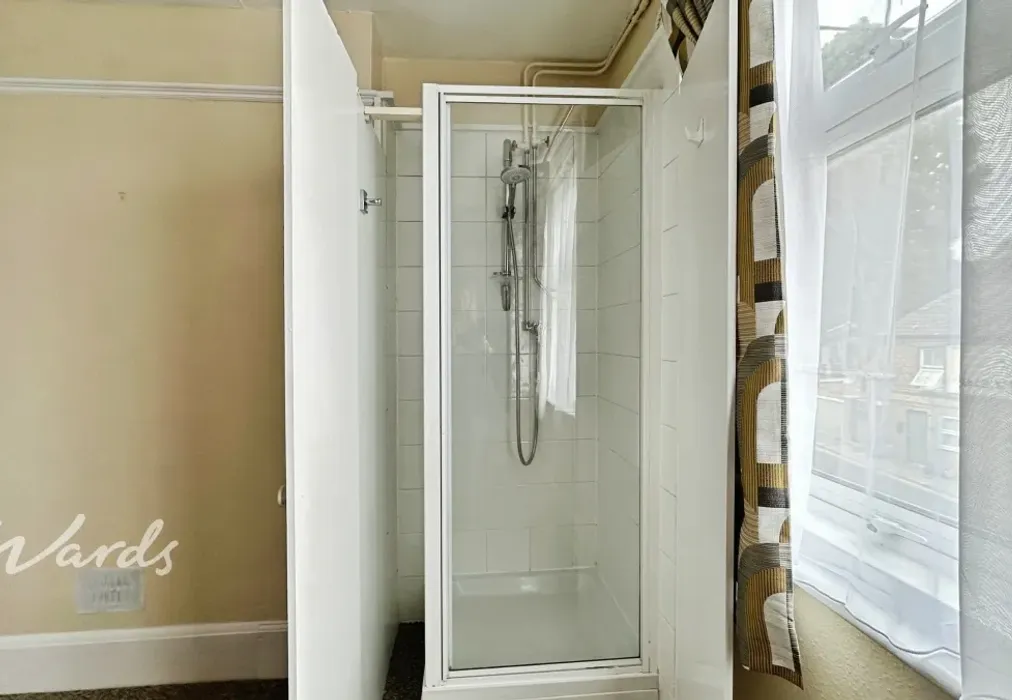 Shower - Tonbridge Road Maidstone ME16 - Wards of Kent