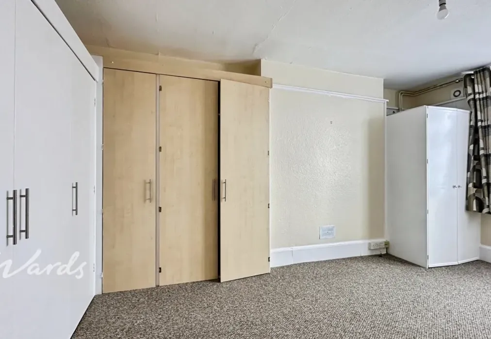 Living/Bedroom Area - Tonbridge Road Maidstone ME16 - Wards of Kent