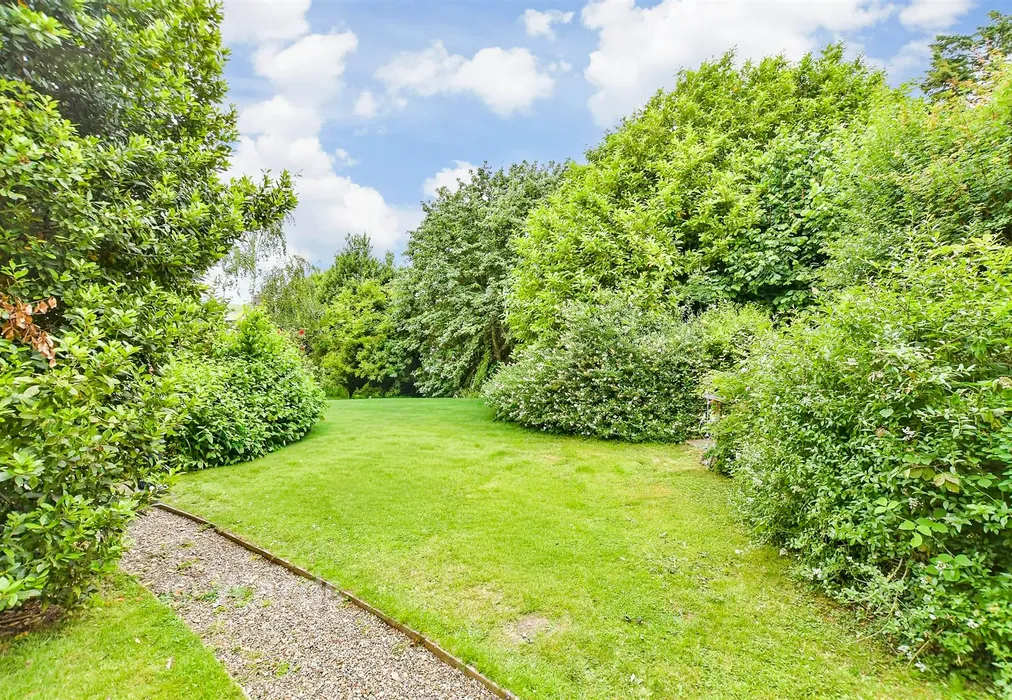 Rear Garden - Chestnut Wood Lane, Borden, Sittingbourne, Kent - Wards of Kent