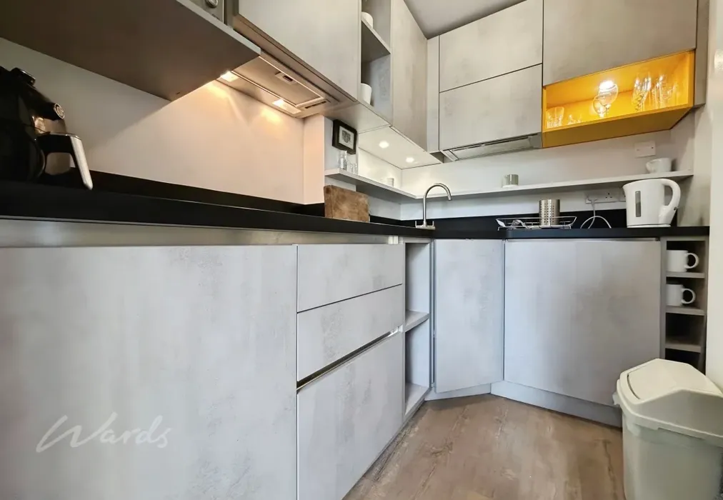 kitchen - Upper Grosvenor Road Tunbridge Wells TN1 - Wards of Kent