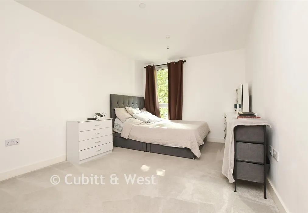 Bedroom - Marketfield Way, Redhill, Surrey - Wards of Kent