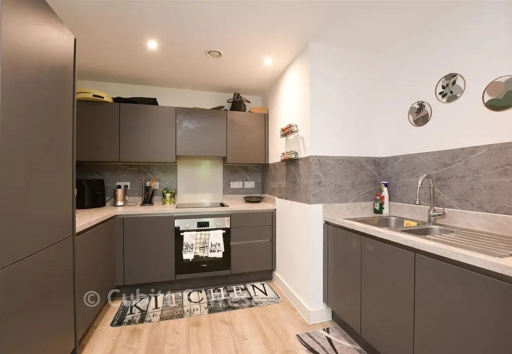 Kitchen - Marketfield Way, Redhill, Surrey - Wards of Kent