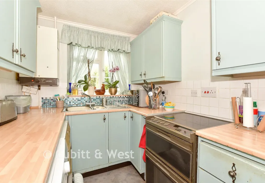 Kitchen - Timber Mill, Southwater, West Sussex - Wards of Kent