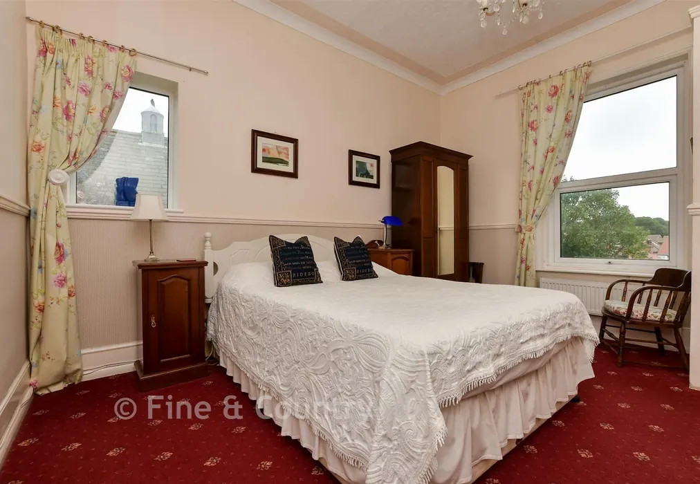 Bedroom 4 - The Vale, Broadstairs, Kent - Wards of Kent