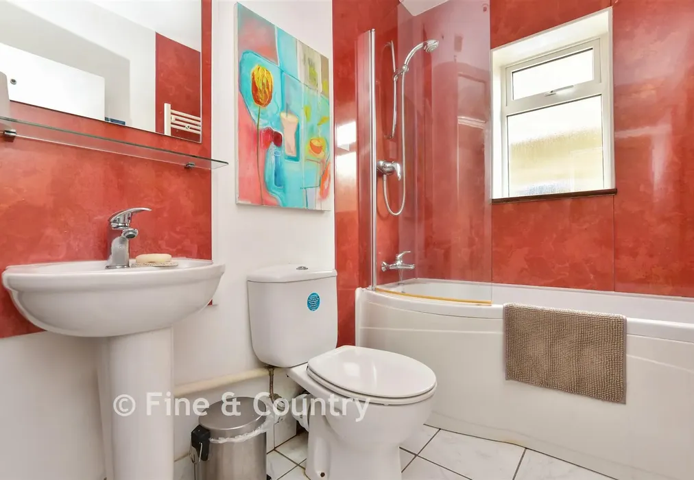 Jack And Jill Bathroom - The Vale, Broadstairs, Kent - Wards of Kent