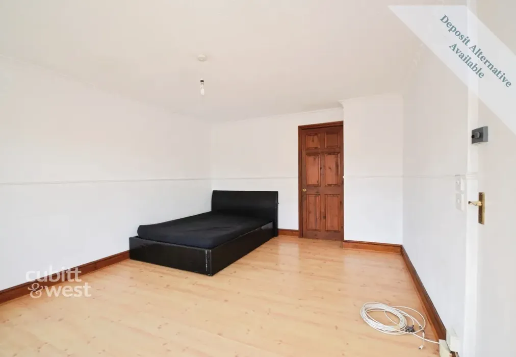 Studio - Osney Close, Crawley, RH11 - Wards of Kent
