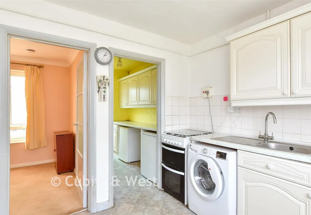 Kitchen - Cowley Drive, Woodingdean, Brighton, East Sussex - Wards of Kent