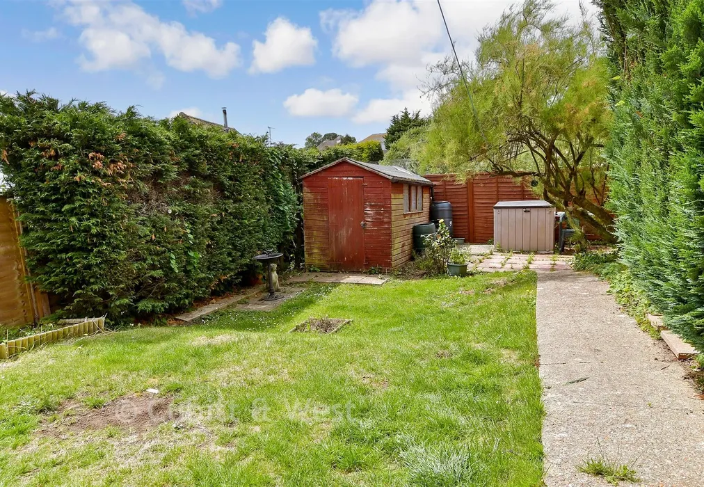 Rear Garden - Cowley Drive, Woodingdean, Brighton, East Sussex - Wards of Kent