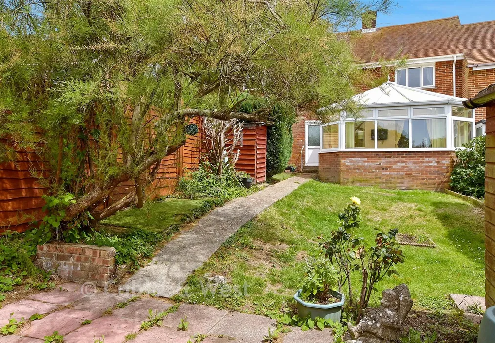 Rear Garden - Cowley Drive, Woodingdean, Brighton, East Sussex - Wards of Kent