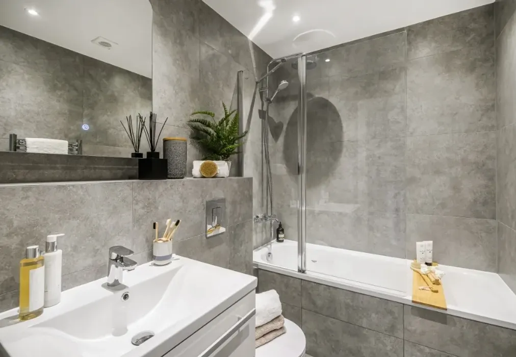 Bathroom - Manor Lane Fawkham DA3 - Wards of Kent