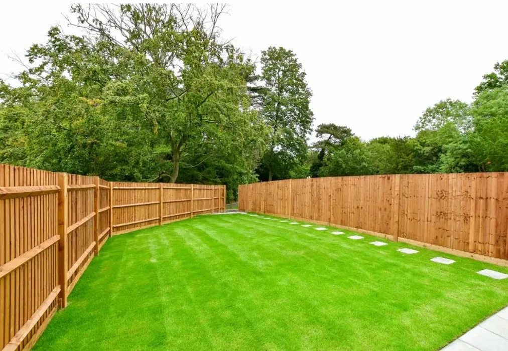 Garden - Manor Lane Fawkham DA3 - Wards of Kent