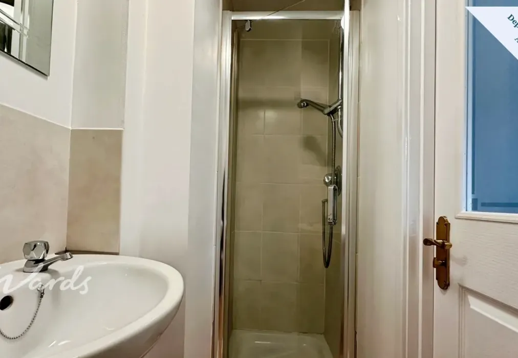 Bathroom - High Street Tonbridge TN12 - Wards of Kent