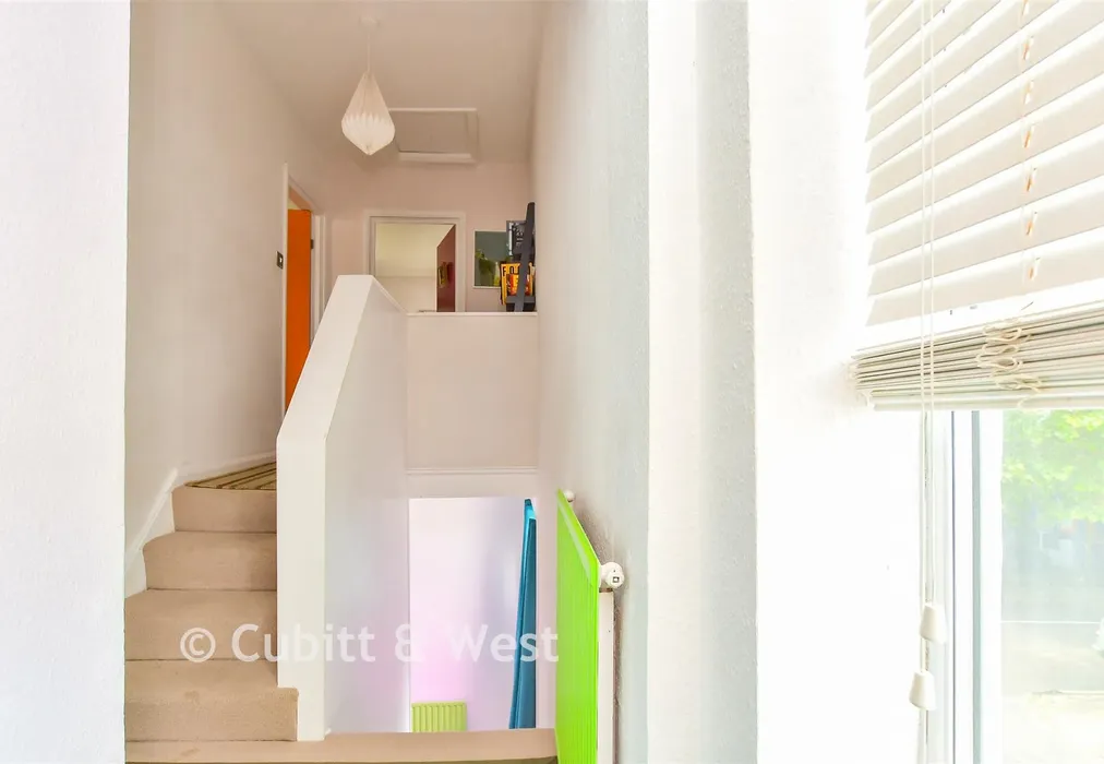 Landing - Clyde Road, Brighton, East Sussex - Wards of Kent