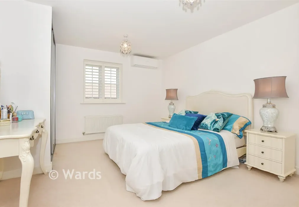 Bedroom 1 - Regent Way, Kings Hill, Kent - Wards of Kent