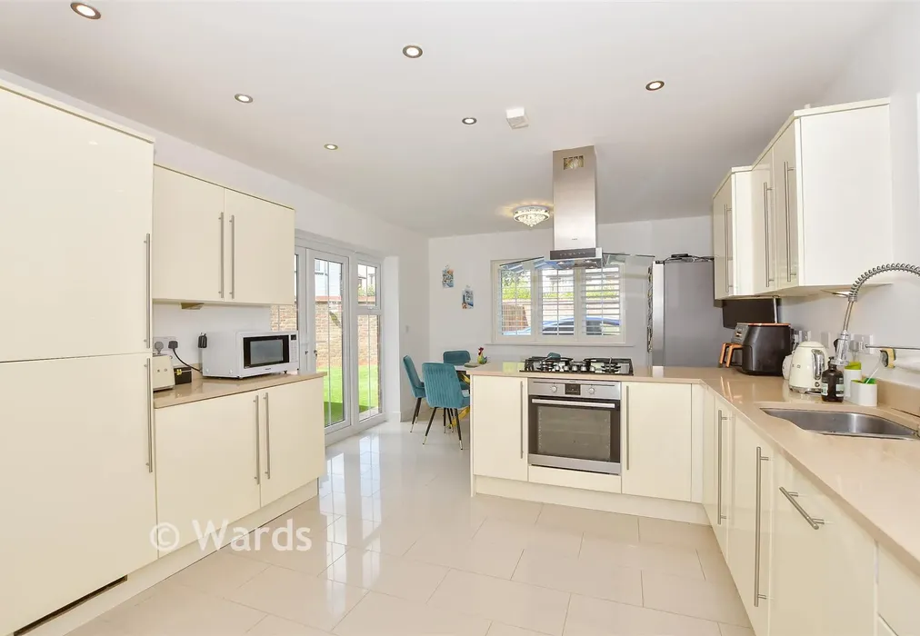 Kitchen/ Breakfast Room - Regent Way, Kings Hill, Kent - Wards of Kent
