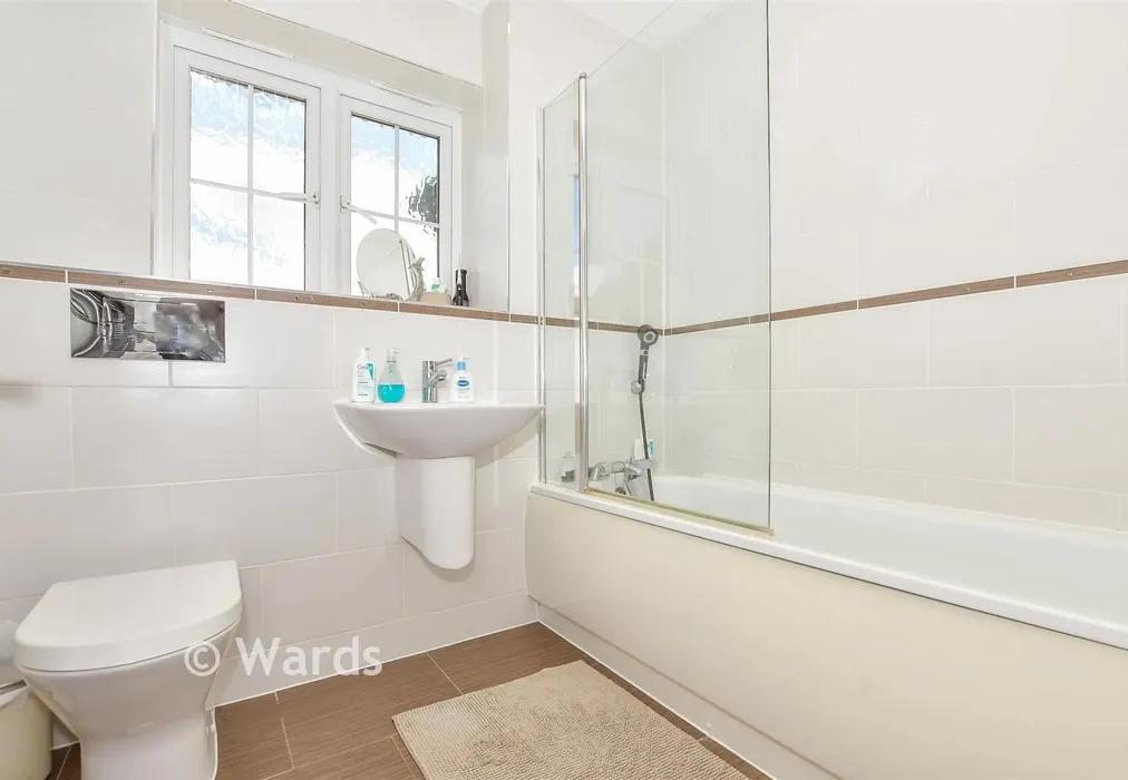 Bathroom - Regent Way, Kings Hill, Kent - Wards of Kent