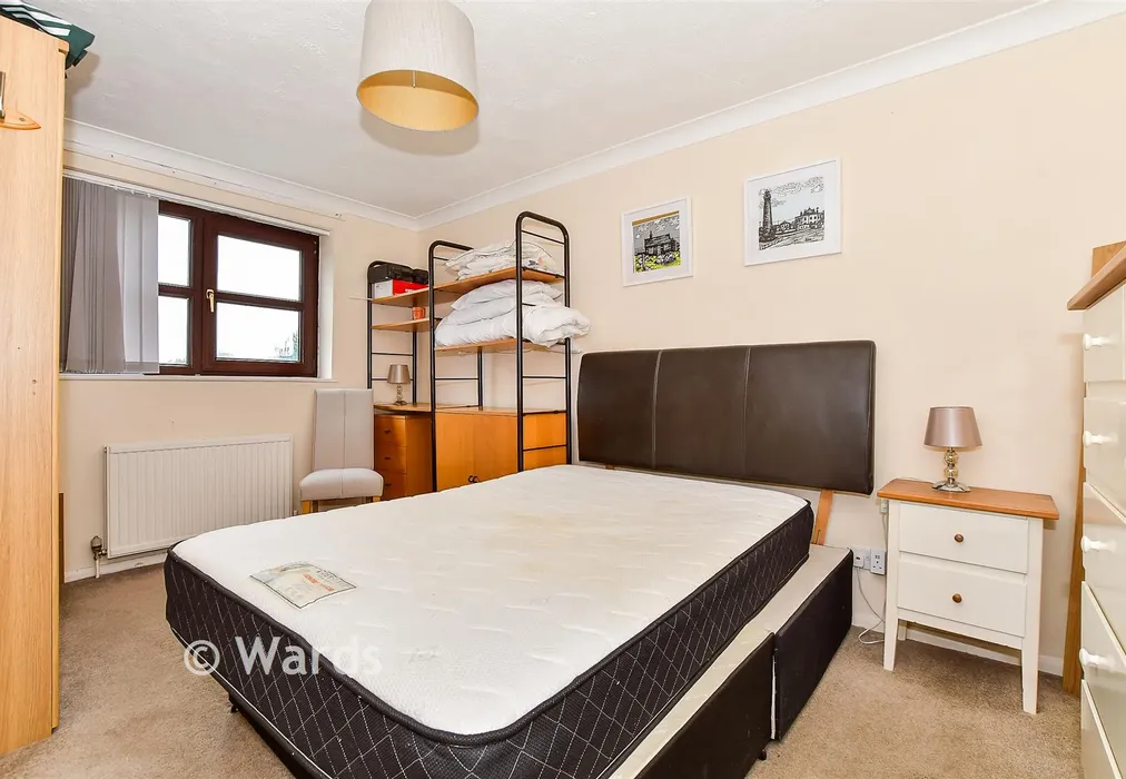 Bedroom 1 - Grand Parade, Littlestone, Kent - Wards of Kent