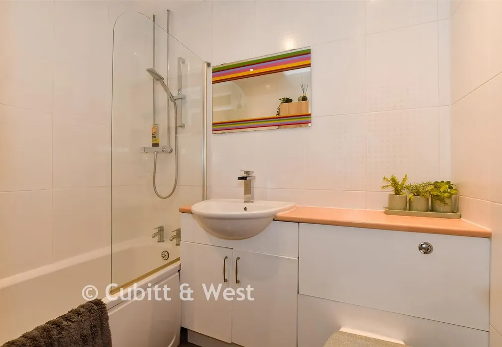 Bathroom - Troon Close, Ifield, West Sussex - Wards of Kent
