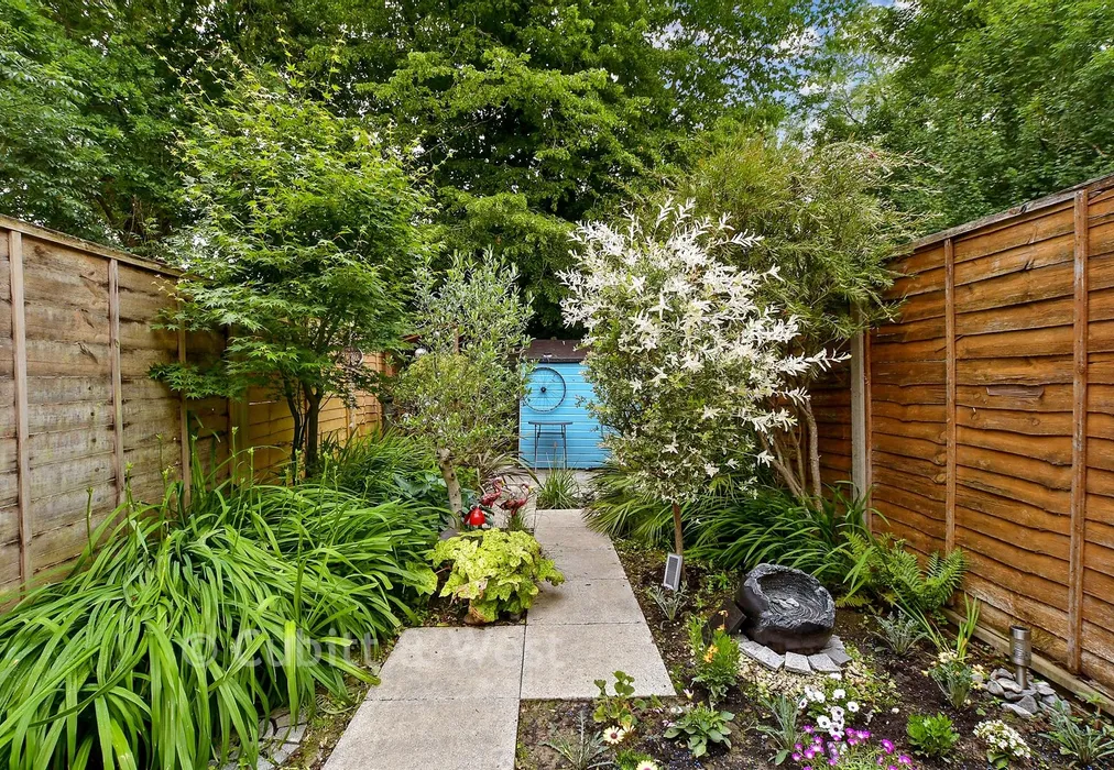 Rear Garden - Troon Close, Ifield, West Sussex - Wards of Kent