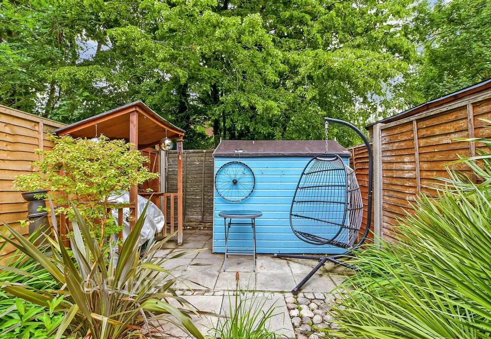 Rear Garden - Troon Close, Ifield, West Sussex - Wards of Kent