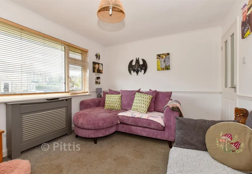 Lounge - West Street, Wroxall, Isle of Wight - Wards of Kent