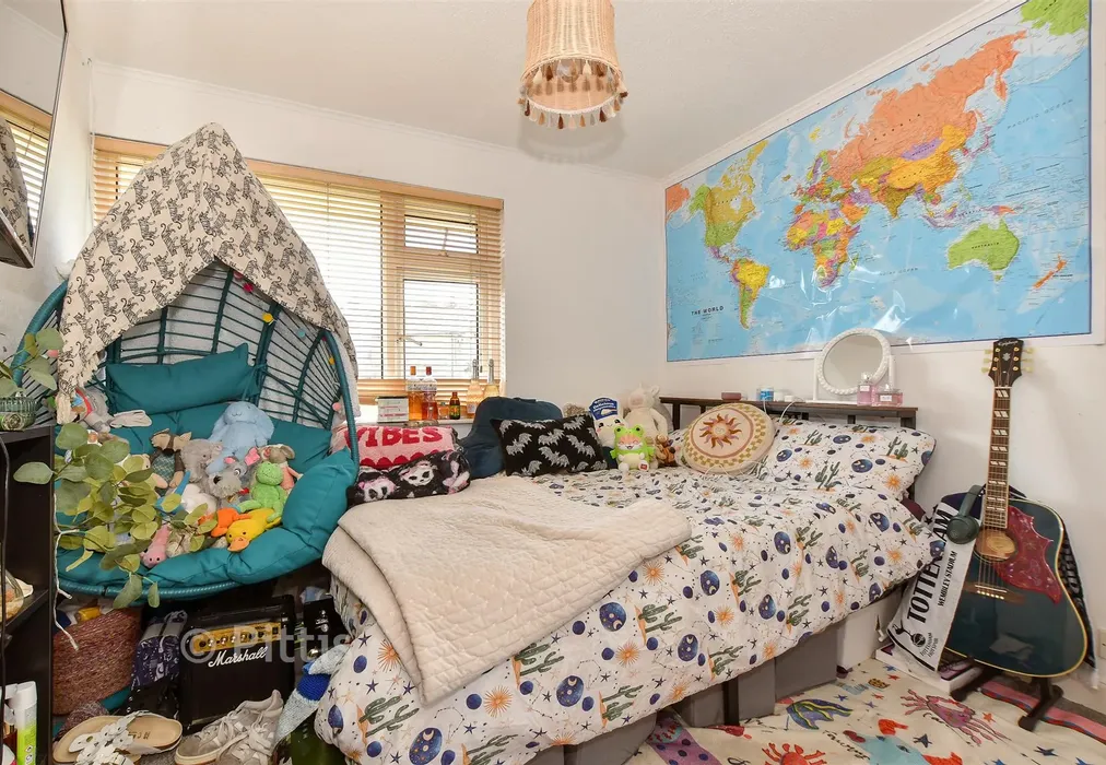 Bedroom 2 - West Street, Wroxall, Isle of Wight - Wards of Kent