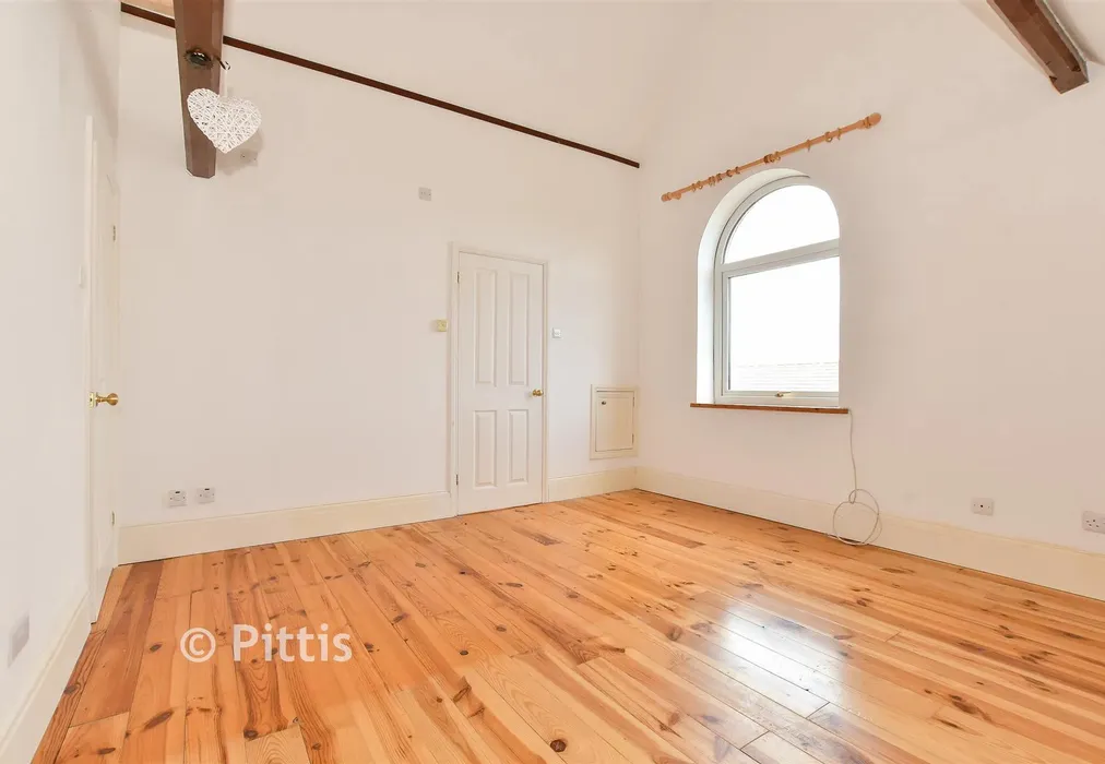 Bedroom 1 - Heath Road, Sandown, Isle of Wight - Wards of Kent