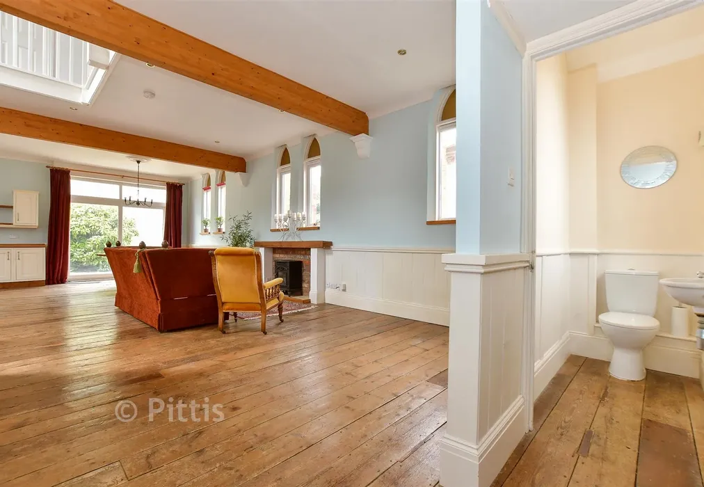 Internal Lifestyle Photograph - Heath Road, Sandown, Isle of Wight - Wards of Kent
