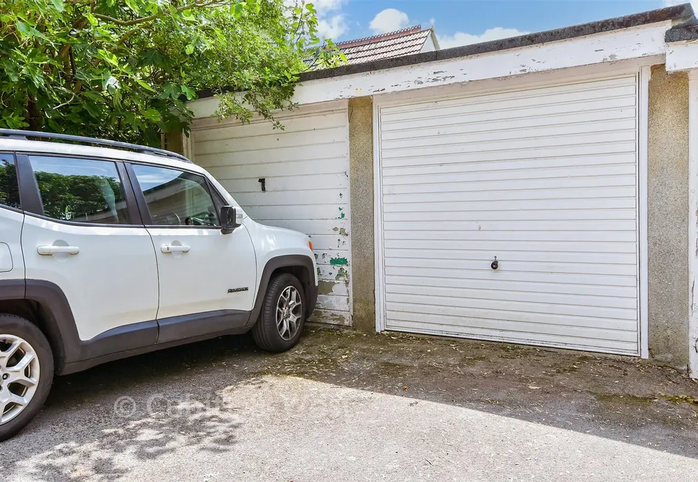 Garage - Harrington Road, Brighton, East Sussex - Wards of Kent