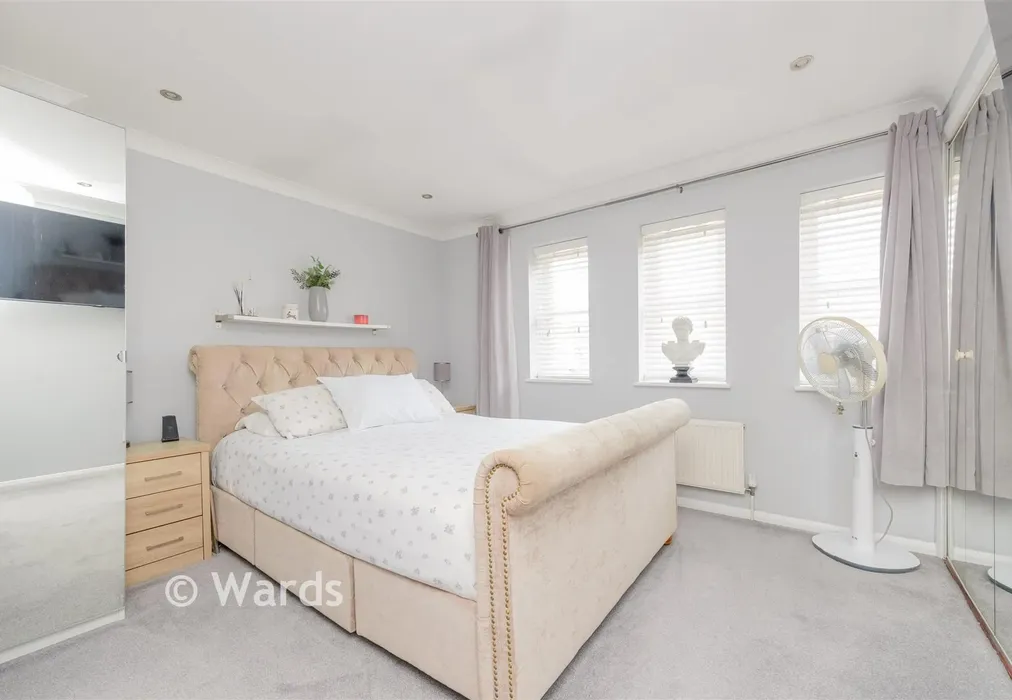 Bedroom 1 - Bedgebury Close, Rochester, Kent - Wards of Kent