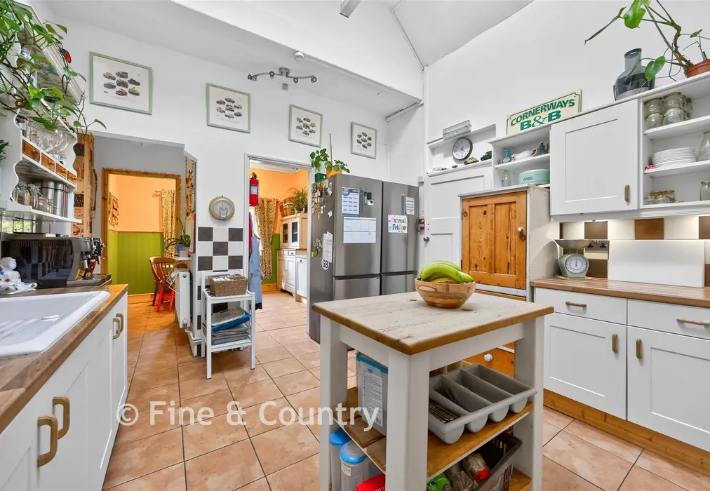 Kitchen - Madeira Road, Ventnor, Isle of Wight - Wards of Kent
