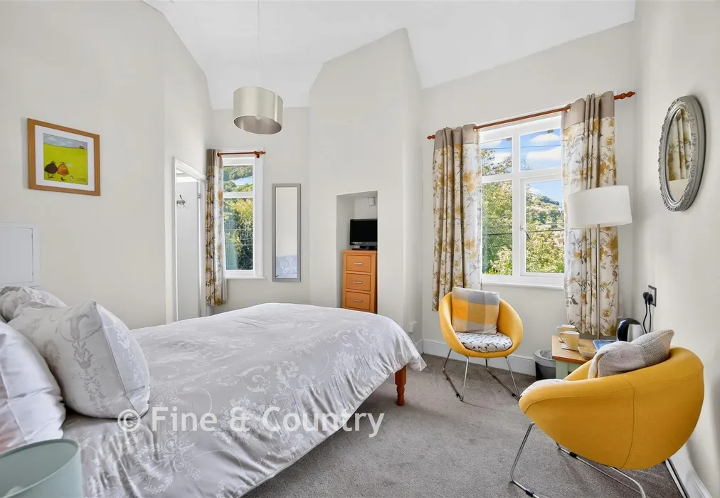 Bedroom 10 - Madeira Road, Ventnor, Isle of Wight - Wards of Kent