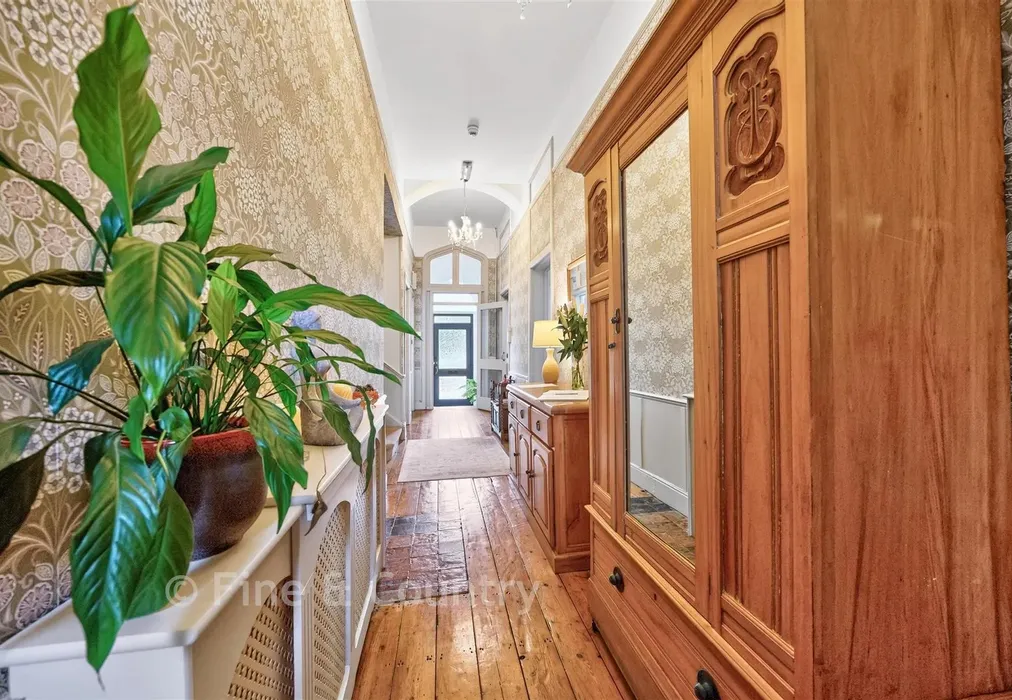 Internal Lifestyle - Madeira Road, Ventnor, Isle of Wight - Wards of Kent
