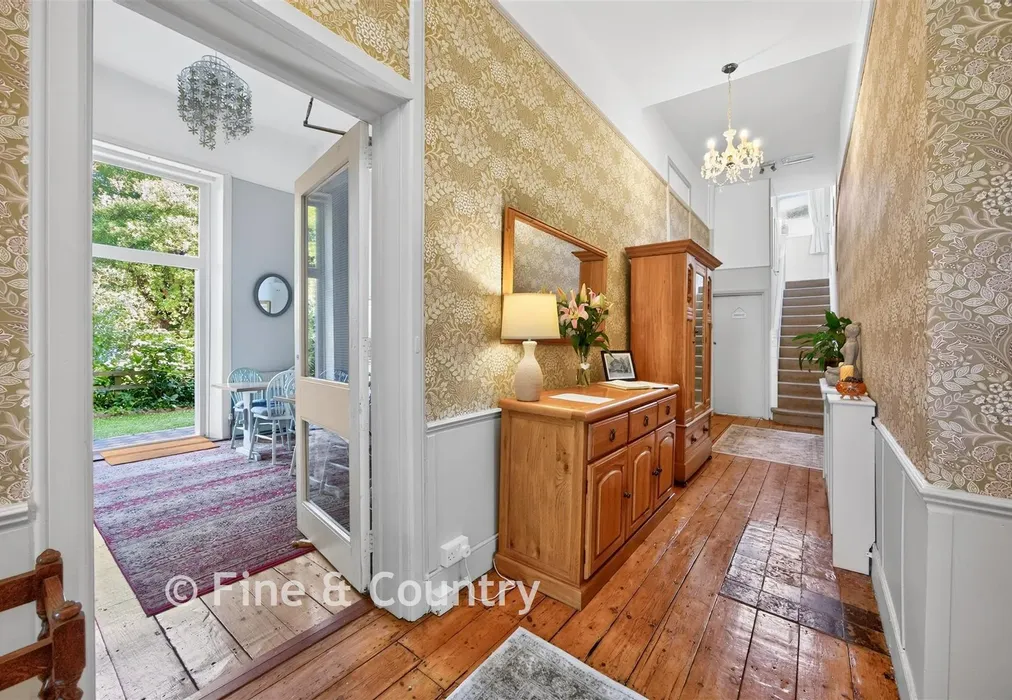 Entrance Hallway - Madeira Road, Ventnor, Isle of Wight - Wards of Kent