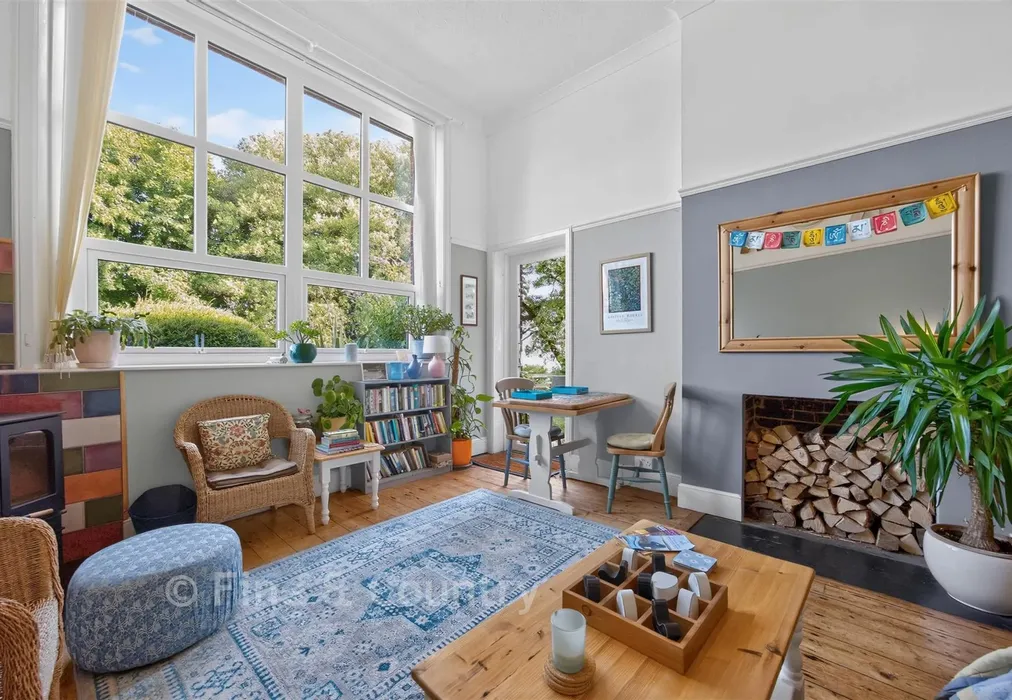 Guest Lounge - Madeira Road, Ventnor, Isle of Wight - Wards of Kent