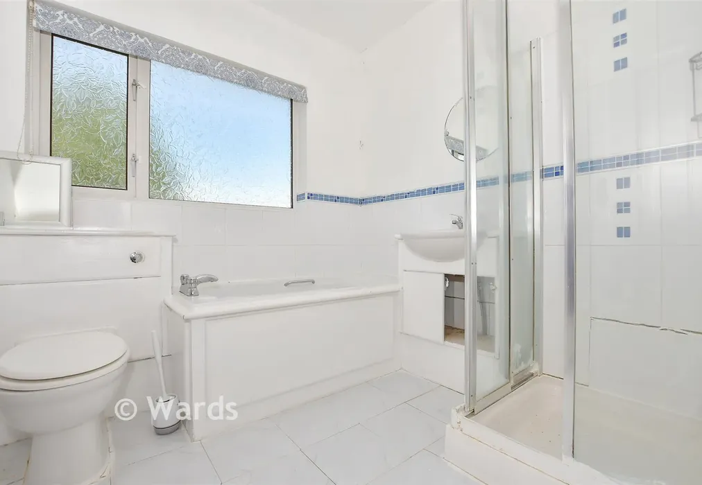 Bathroom - The Fairway, Gravesend, Kent - Wards of Kent