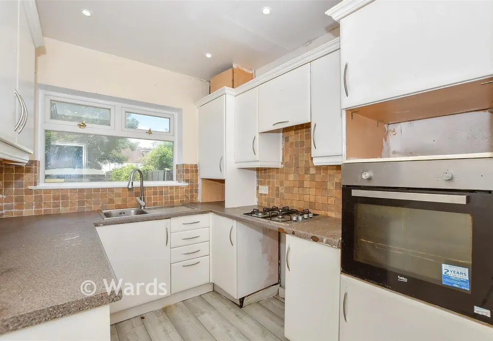 Kitchen - The Fairway, Gravesend, Kent - Wards of Kent